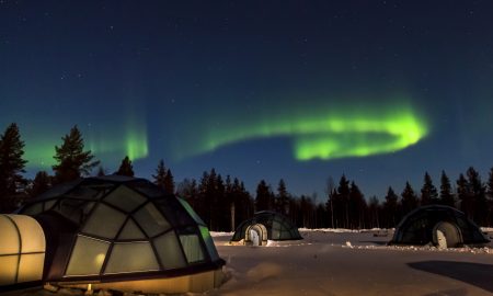 northern-lights-igloo