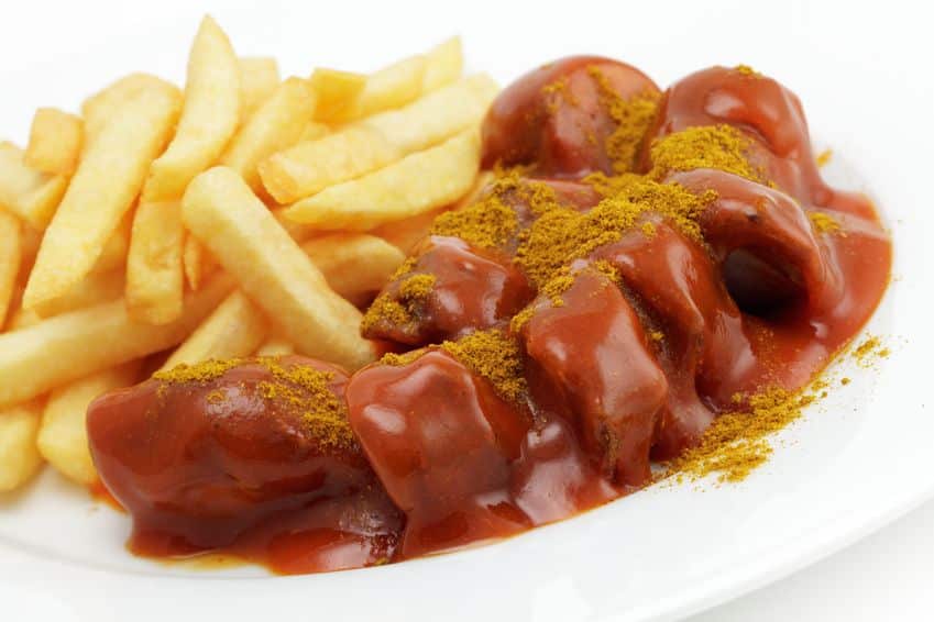 Currywurst mit Pommes frites