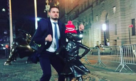 man hump statue