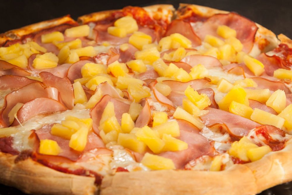 Pineapple on Pizza A Delicious Debate Fruit Faves