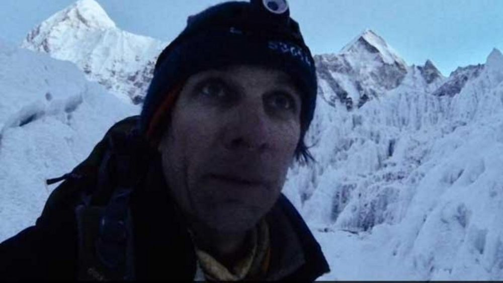 Everest Climber Found Hiding In Cave To Avoid Paying £8,500 Fee – Sick ...