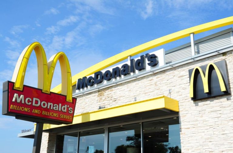 Oral sex at mcdonald s Oral sex at mcdonald s
