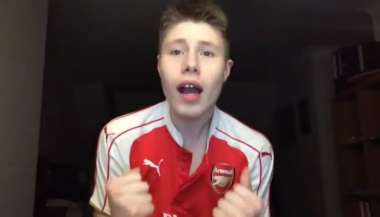 Kid Singing About Alexis SanchezKid Singing About Alexis Sanchez