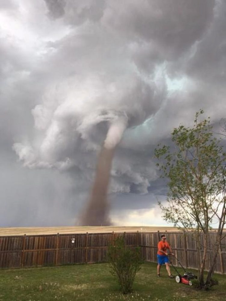 vTornado Lawnmower