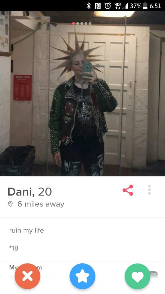 Tinder 22