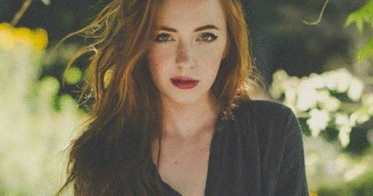 Tinder Babe