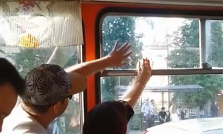 Bus Window Battle