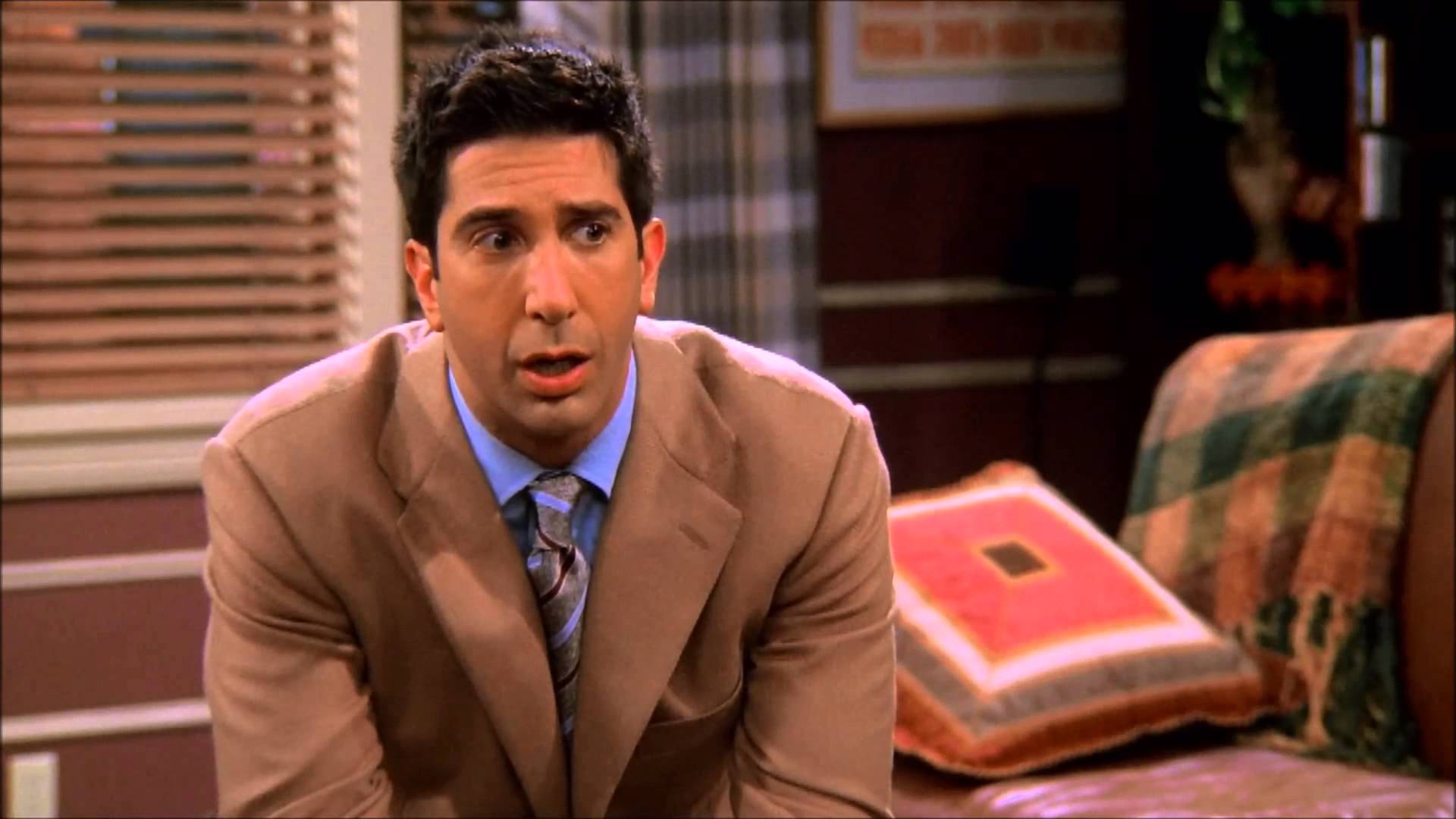 Police Are Looking For A Criminal Who Looks Like Ross From Friends