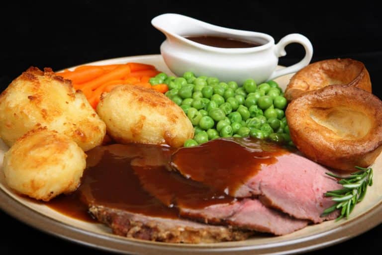 You Can Now Order A Roast Dinner Online From Toby Carvery traditional-sunday-roast-il-forno