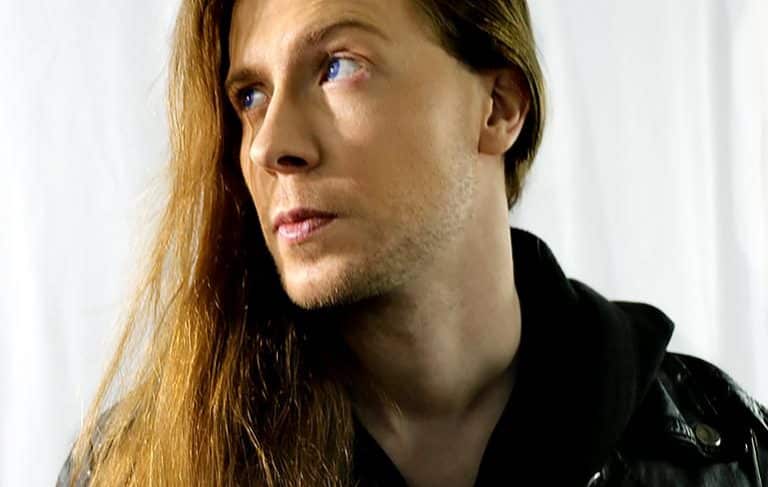 The Bizarre Story Of Jered Threatin, Who Paid Thousands To Tour The UK’s Best Venues Playing To Literally Nobody