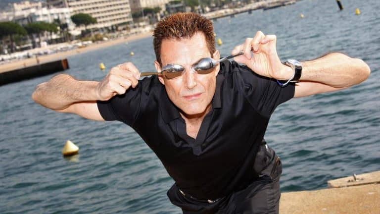Uri Geller Is Using ‘Telepathic Mind Control’ On Theresa May To Try And Stop Brexit