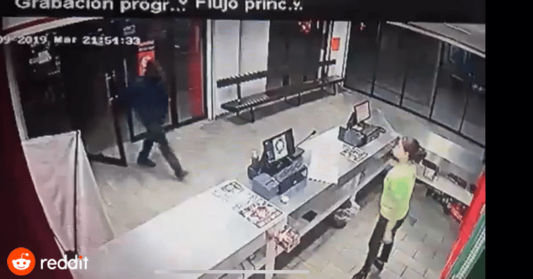 Pizza Shop Robber Gets Absolutely Battered By Pizza Shop Employees, Gets Pizza Sauce/Blood Everywhere