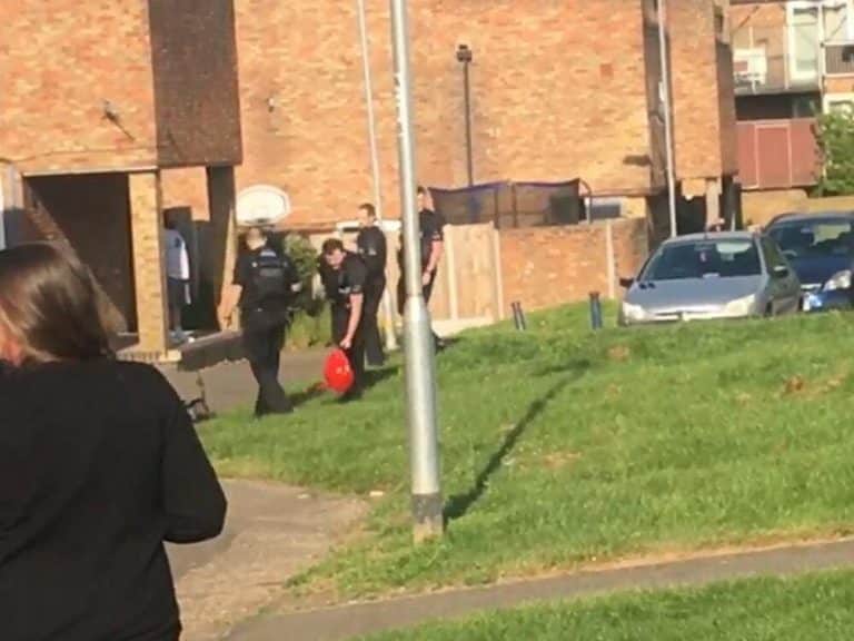 UK Police Absolutely Batter Moped Thieves After Petrol Is Thrown Over Officers (VIDEO)