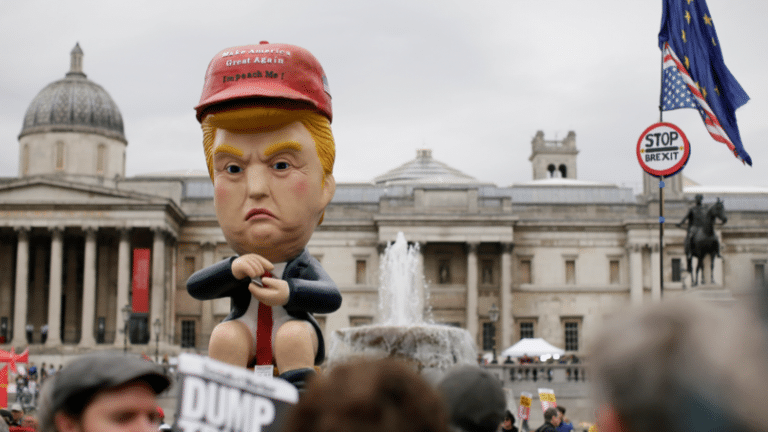 A 16 Foot Talking Trump Robot Tweeting On A Golden Toilet Has Appeared In Trafalgar Square