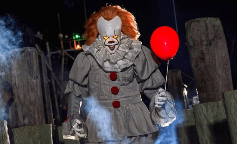 You Can Now Buy A 6’5″ Animatronic Pennywise In Time For Halloween