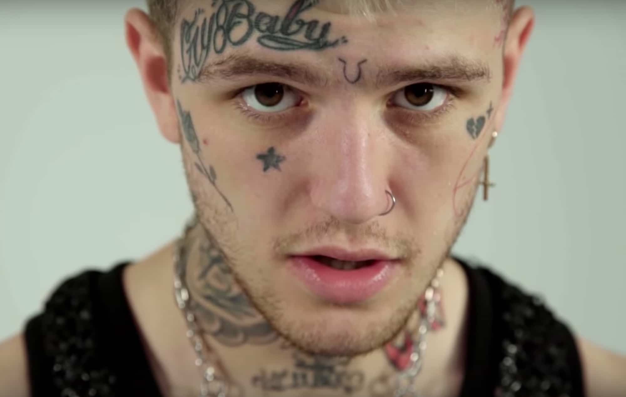 Lil Peep's iconic blue hair - wide 5