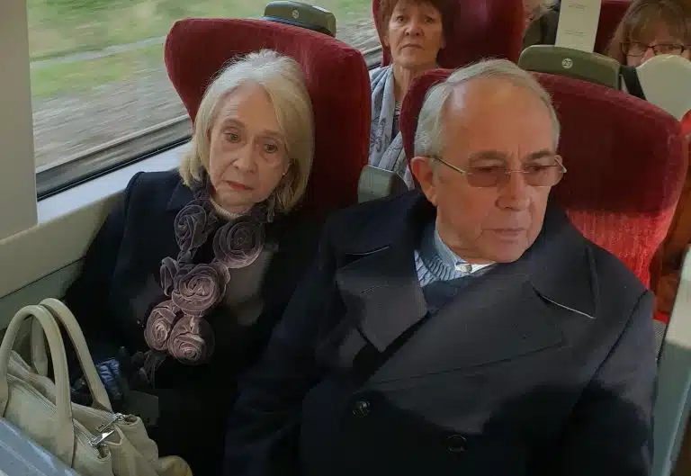An Elderly Couple Refused To Move Out Of A Pregnant Woman’s Reserved Seats On A Train