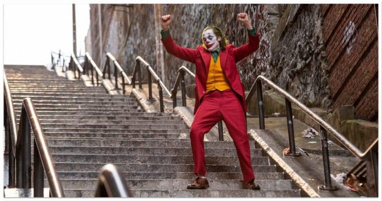 A Fan Captured Joaquin Phoenix’s Iconic Joker Stair Walk In Real Time