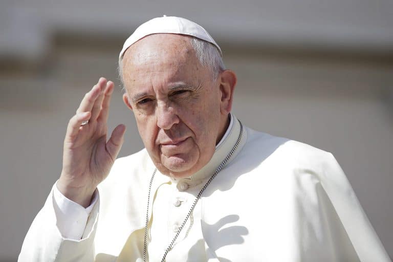 The Pope Wants You To Put Down Your Phone For Lent And Stop Trolling People