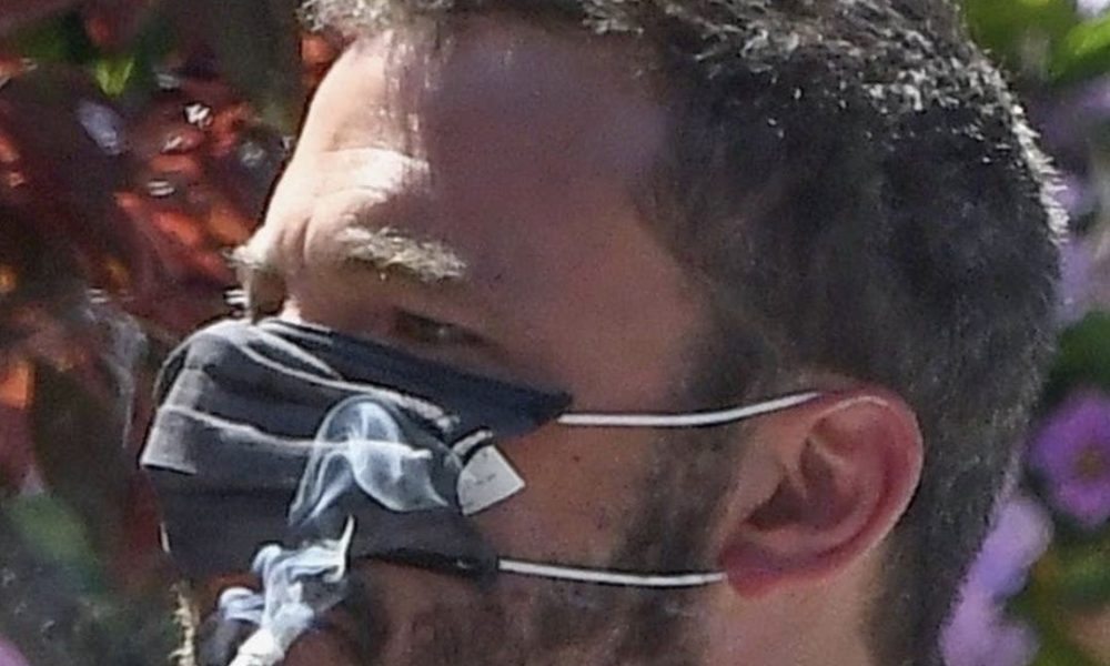 Here S Ben Affleck Casually Smoking A Cigarette Through A Ppe Mask Sick Chirpse