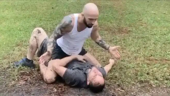 Dad Handles Man Who Was Harassing His Daughter In The Most Intelligent Way Possible (VIDEO)