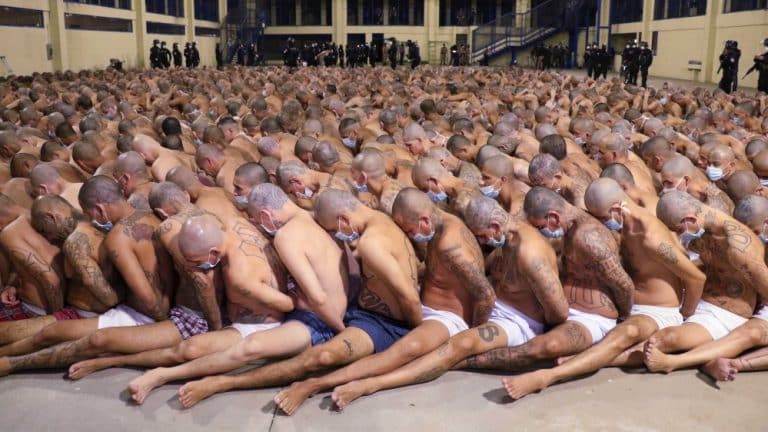 El Salvador Authorities Ignore Social Distancing To Cram Prisoners Together In Jail Lockdown