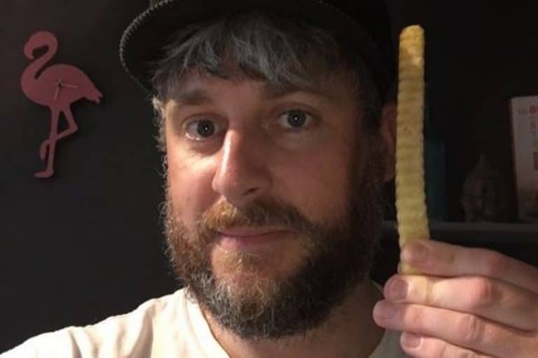 This Guy Has Discovered The World’s Longest Ever Chip Measuring 7 Inches