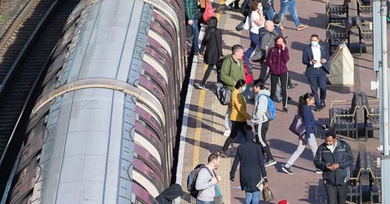 Commuter Trains Were Packed This Morning After Boris’s Speech, But Raab Says Go Back To Work On Wednesday