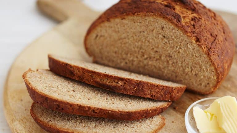 Fitness Expert Claims That Eating Bread Doesn’t Make You Fat