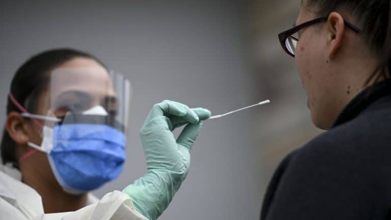 Scammers Are Tricking Vulnerable People Into Paying £500 For Free COVID-19 Tests
