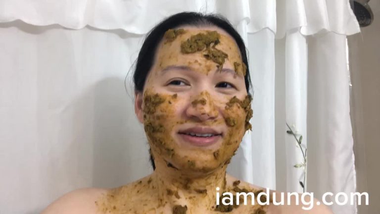 This New TikTok Influencer Loves Covering Herself In Her Own Poop And Eating It