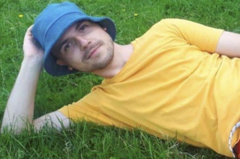 A Man Sent 100 Handwritten Letters To A Mystery Woman Who Gave Him The Wrong Number