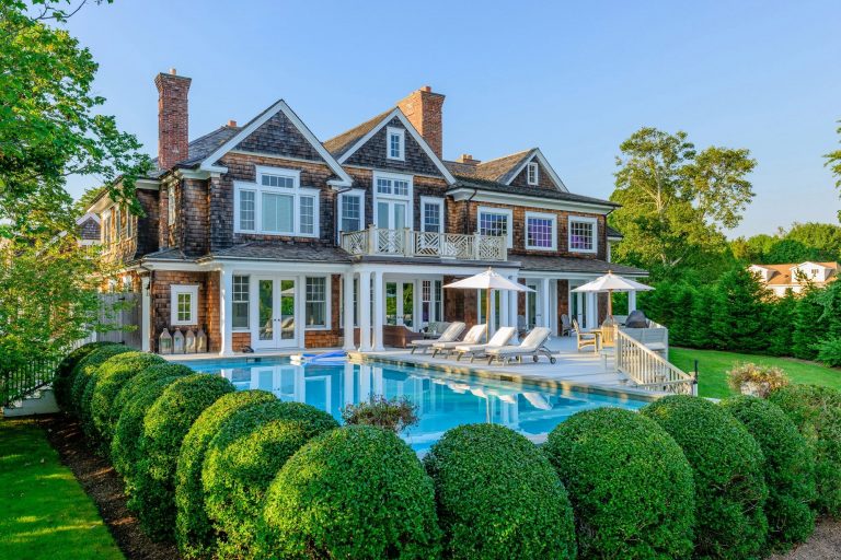 A Teenager Earned $100K During Lockdown From Having Sex With 50 Year Old Women In The Hamptons