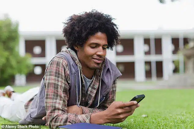 Full Stops Are ‘Intimidating’ To Young People Because They Interpret Them As A Sign Of Anger