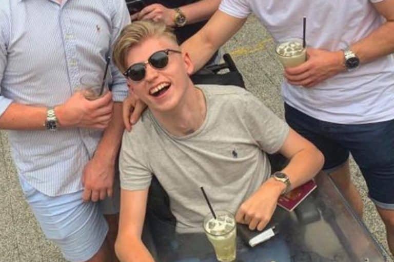Lad Exposes Girl On Tinder Who Made Fun Of Him Being In A Wheelchair