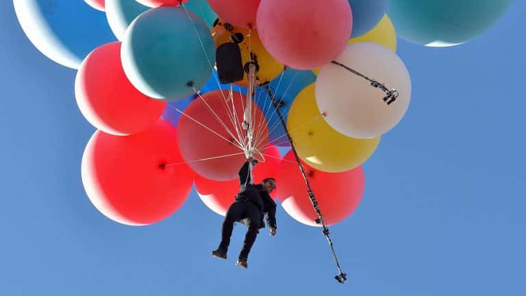 David Blaine Farted Really Loudly Whilst Performing His Balloon Stunt Yesterday