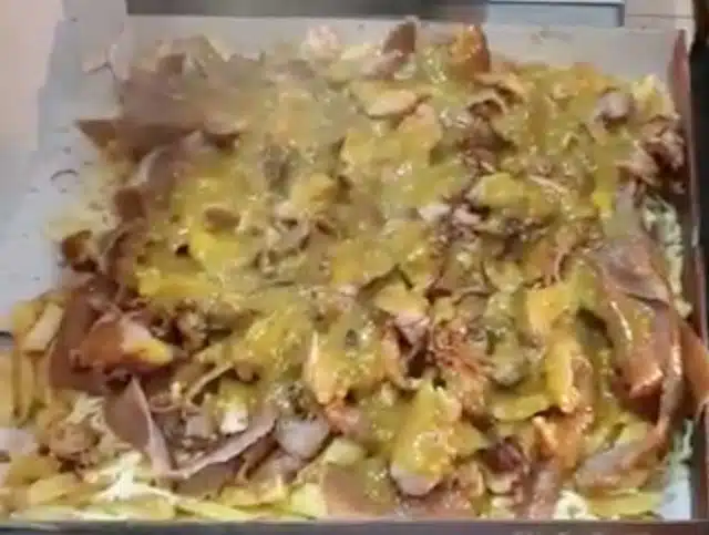 This Video Of A 15″ Chip Inn Meat Box With Curry Sauce Is Going Viral For Being So Grossly Delicious