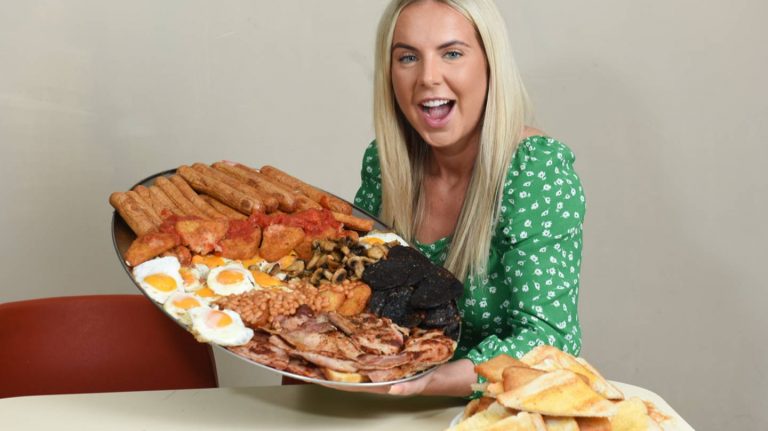 A Cafe Has Launched The UK’s Biggest Fry Up Weighing In At 17,000 Calories