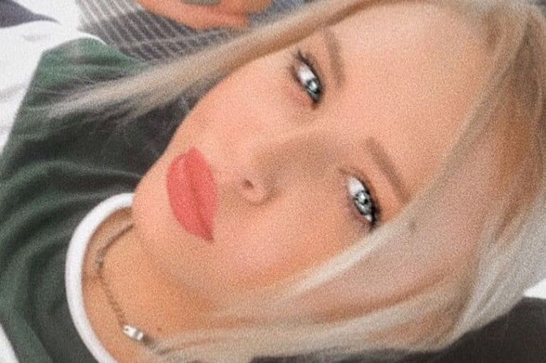 This Girl’s Best Friend Slept With Her Father Whilst They Were On Holiday
