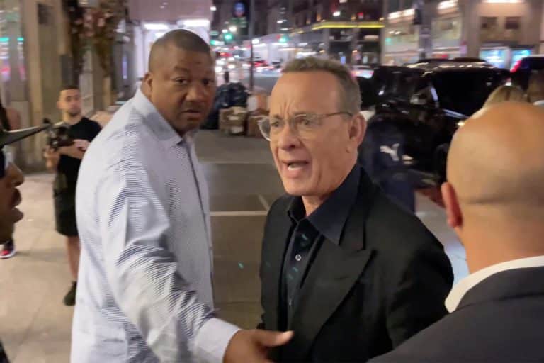 Watch Tom Hanks Angrily Confront Fans Who Pushed Over His Wife
