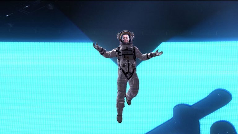 Johnny Depp Appears At MTV VMAs As Spaceman In Completely Weird Promo