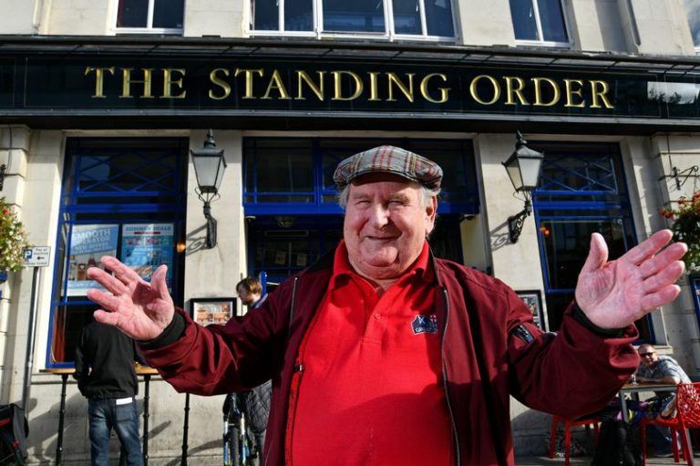 83 Year Old Wetherspoons Fan Has Visited 900 Of The Pubs Over 11 Years
