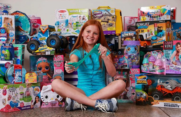 11 Year Old School Girl Who Makes $132,000 A Month Is Retiring To Focus On School