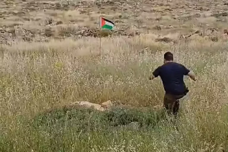Man Kicks Palestinian Flag, Doesn’t Realise It’s Booby-Trapped & Rigged With Explosives