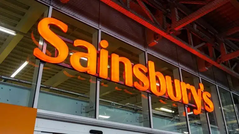Sainsbury’s Worker Sacked For Pressing ‘Zero Bags Used’ Button And Taking Bags For Life After Working At Supermarket For 20 Years