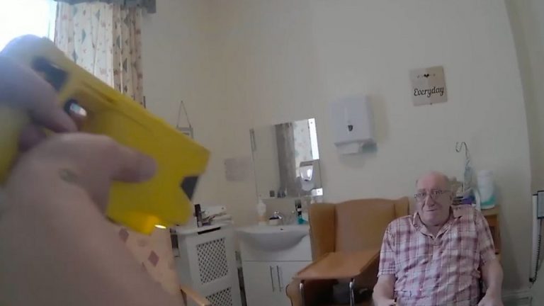 Two Police Officers Are On Trial After Using Pepper Spray & A Taser On A 92-Year-Old Care Home Resident With One Leg